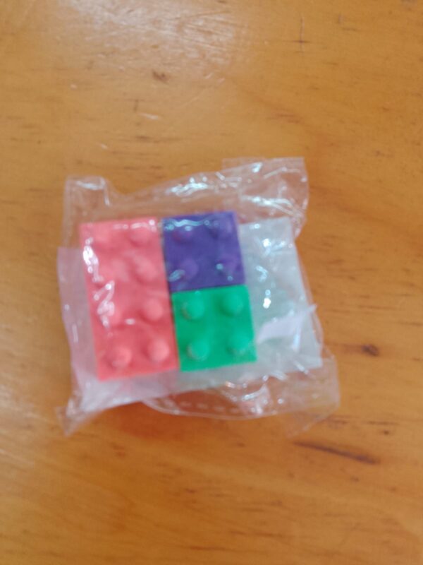 Mini gomas de borrar legos paquete x 3 unidades