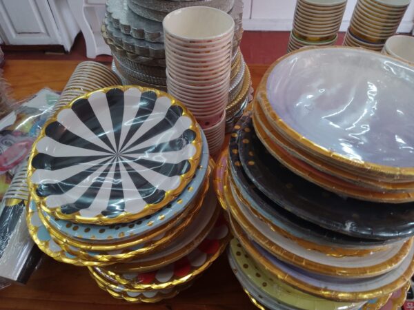 Imagen de WhatsApp 2025-08-01 a las 18.39.09_bfc389b7 Plato descartable cartón x 10 unidades